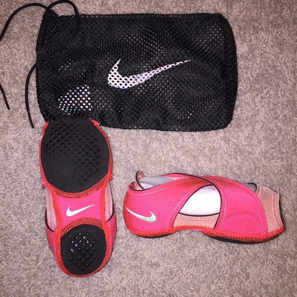 Brand new Nike studio wrap Size Xs